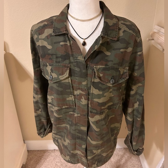 American Eagle AE Utility Army Camo Button Up Cargo Broken HEART Jacket - Picture 8 of 15